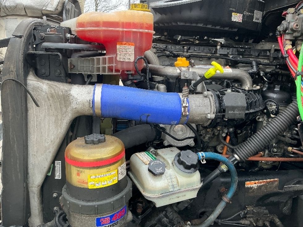 Day Cab Tractor-Heavy Duty Tractors-Freightliner-2020-T11664ST-Chicopee-MA-472,786\n\t\tmiles-$ 38,750 - Image 16