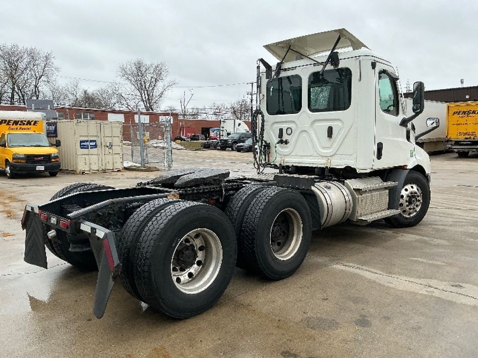 Day Cab Tractor-Heavy Duty Tractors-Freightliner-2020-T11664ST-Chicopee-MA-472,786\n\t\tmiles-$ 38,750 - Image 18