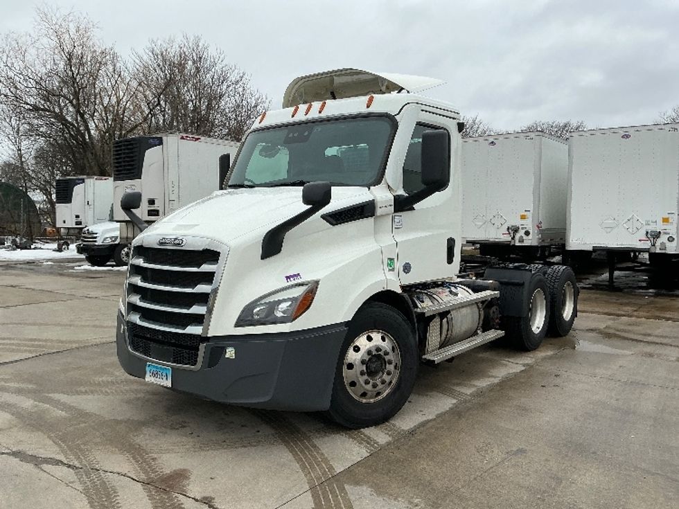 Day Cab Tractor-Heavy Duty Tractors-Freightliner-2020-T11664ST-Chicopee-MA-472,786\n\t\tmiles-$ 38,750 - Image 3
