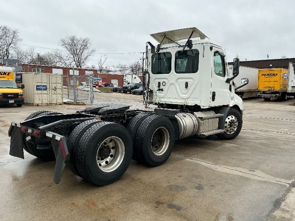 Day Cab Tractor-Heavy Duty Tractors-Freightliner-2020-T11664ST-Chicopee-MA-472,786\n\t\tmiles-$ 38,750 - Image 7