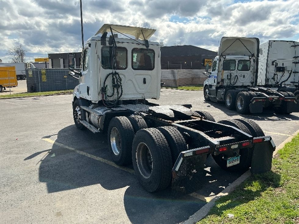 Day Cab Tractor-Heavy Duty Tractors-Freightliner-2020-T11664ST-Chicopee-MA-476,390\n\t\tmiles-$ 39,500 - Image 17