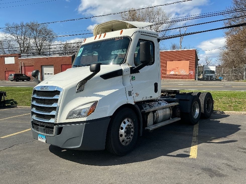 Day Cab Tractor-Heavy Duty Tractors-Freightliner-2020-T11664ST-Chicopee-MA-476,390\n\t\tmiles-$ 39,500 - Image 3