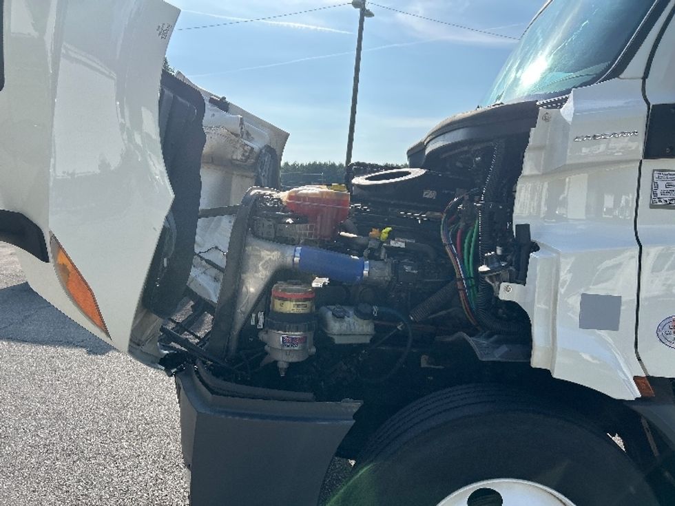 Day Cab Tractor-Heavy Duty Tractors-Freightliner-2020-T11664ST-Cleveland-TN-385,915\n\t\tmiles-$ 52,000 - Image 16