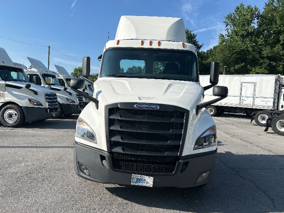 Day Cab Tractor-Heavy Duty Tractors-Freightliner-2020-T11664ST-Cleveland-TN-385,915\n\t\tmiles-$ 52,000 - Image 2