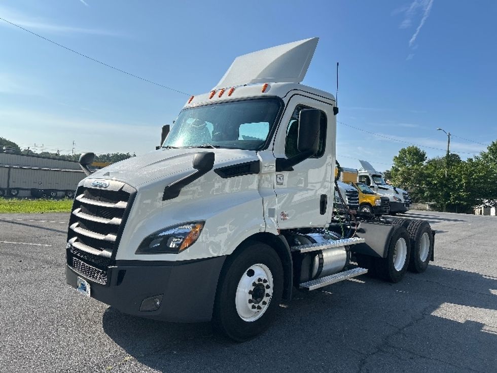 Day Cab Tractor-Heavy Duty Tractors-Freightliner-2020-T11664ST-Cleveland-TN-385,915\n\t\tmiles-$ 52,000 - Image 3