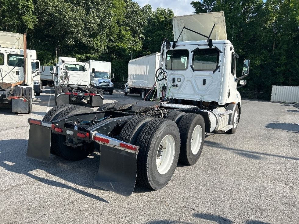 Day Cab Tractor-Heavy Duty Tractors-Freightliner-2020-T11664ST-Cleveland-TN-385,915\n\t\tmiles-$ 52,000 - Image 7