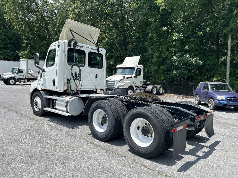 Day Cab Tractor-Heavy Duty Tractors-Freightliner-2020-T11664ST-Cleveland-TN-422,719\n\t\tmiles-$ 50,000 - Image 5