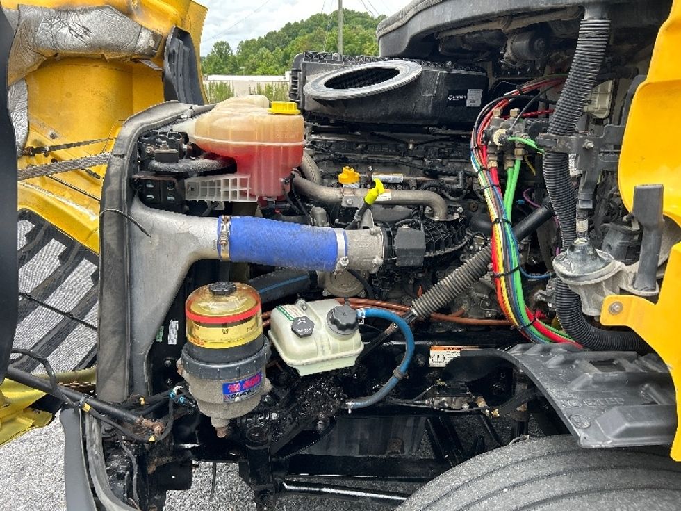Day Cab Tractor-Heavy Duty Tractors-Freightliner-2020-T11664ST-Cleveland-TN-639,641\n\t\tmiles-$ 26,250 - Image 16