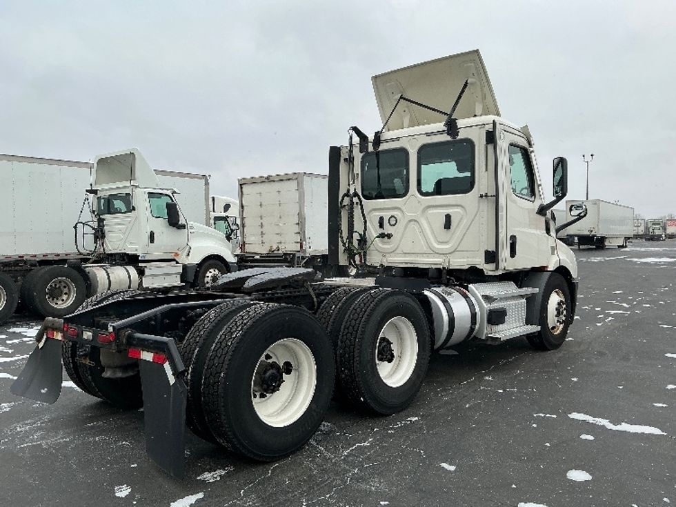 Day Cab Tractor-Heavy Duty Tractors-Freightliner-2020-T11664ST-Columbus-OH-509,327\n\t\tmiles-$ 39,500 - Image 7