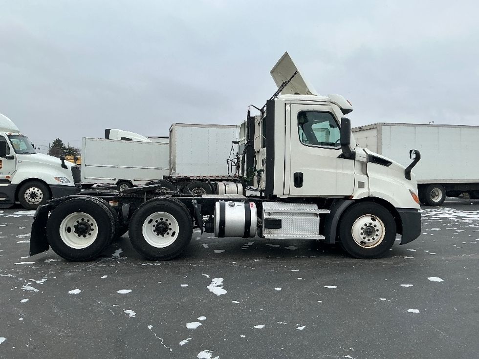 Day Cab Tractor-Heavy Duty Tractors-Freightliner-2020-T11664ST-Columbus-OH-509,327\n\t\tmiles-$ 39,500 - Image 8