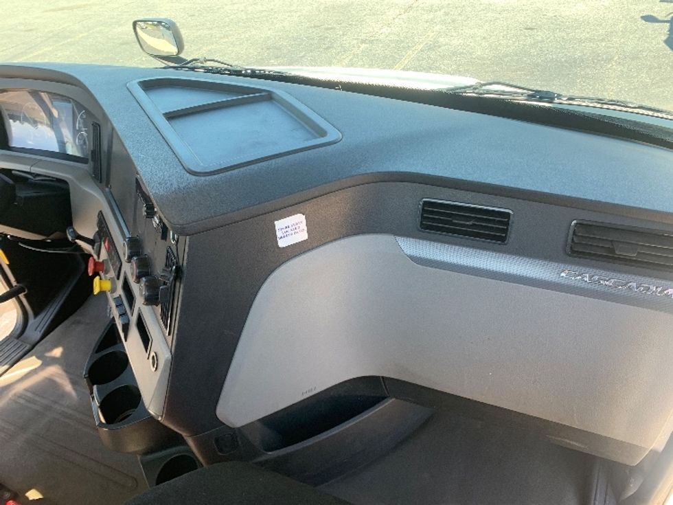 Day Cab Tractor-Heavy Duty Tractors-Freightliner-2020-T11664ST-Concord-NC-153,692\n\t\tmiles-$ 63,750 - Image 13