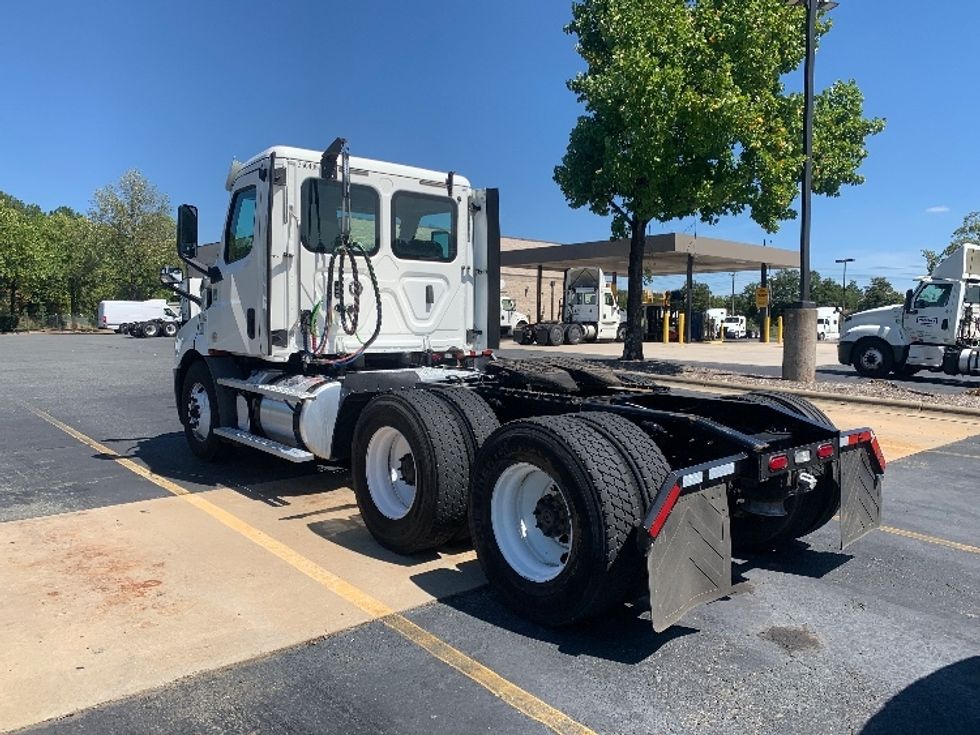 Day Cab Tractor-Heavy Duty Tractors-Freightliner-2020-T11664ST-Concord-NC-153,692\n\t\tmiles-$ 63,750 - Image 5