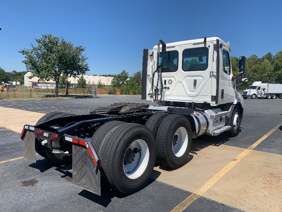 Day Cab Tractor-Heavy Duty Tractors-Freightliner-2020-T11664ST-Concord-NC-153,692\n\t\tmiles-$ 63,750 - Image 7