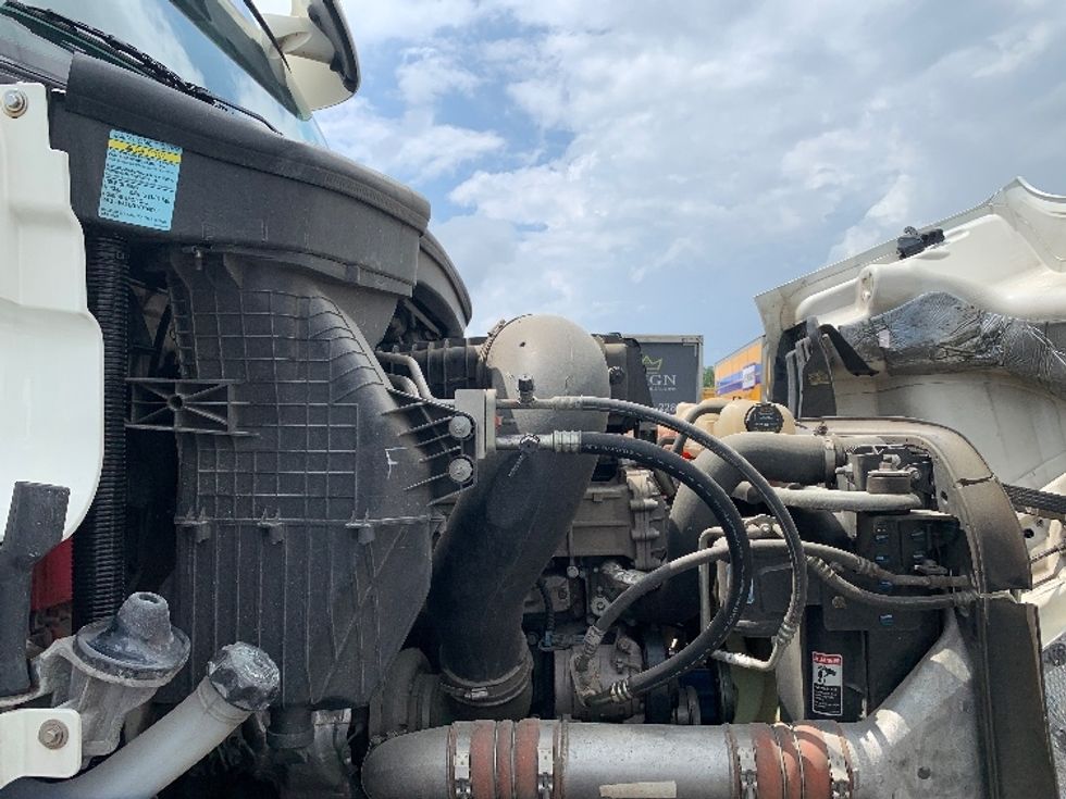 Day Cab Tractor-Heavy Duty Tractors-Freightliner-2020-T11664ST-Concord-NC-168,307\n\t\tmiles-$ 59,000 - Image 15