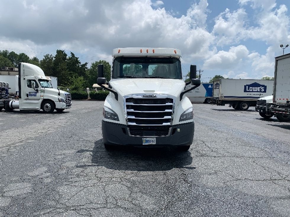 Day Cab Tractor-Heavy Duty Tractors-Freightliner-2020-T11664ST-Concord-NC-168,307\n\t\tmiles-$ 59,000 - Image 2