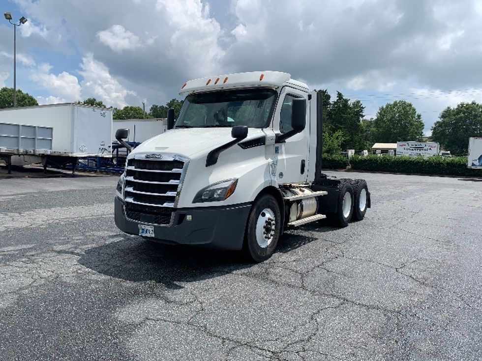 Day Cab Tractor-Heavy Duty Tractors-Freightliner-2020-T11664ST-Concord-NC-168,307\n\t\tmiles-$ 59,000 - Image 3
