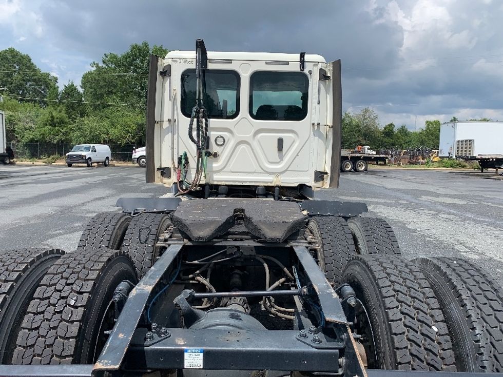 Day Cab Tractor-Heavy Duty Tractors-Freightliner-2020-T11664ST-Concord-NC-168,307\n\t\tmiles-$ 59,000 - Image 6