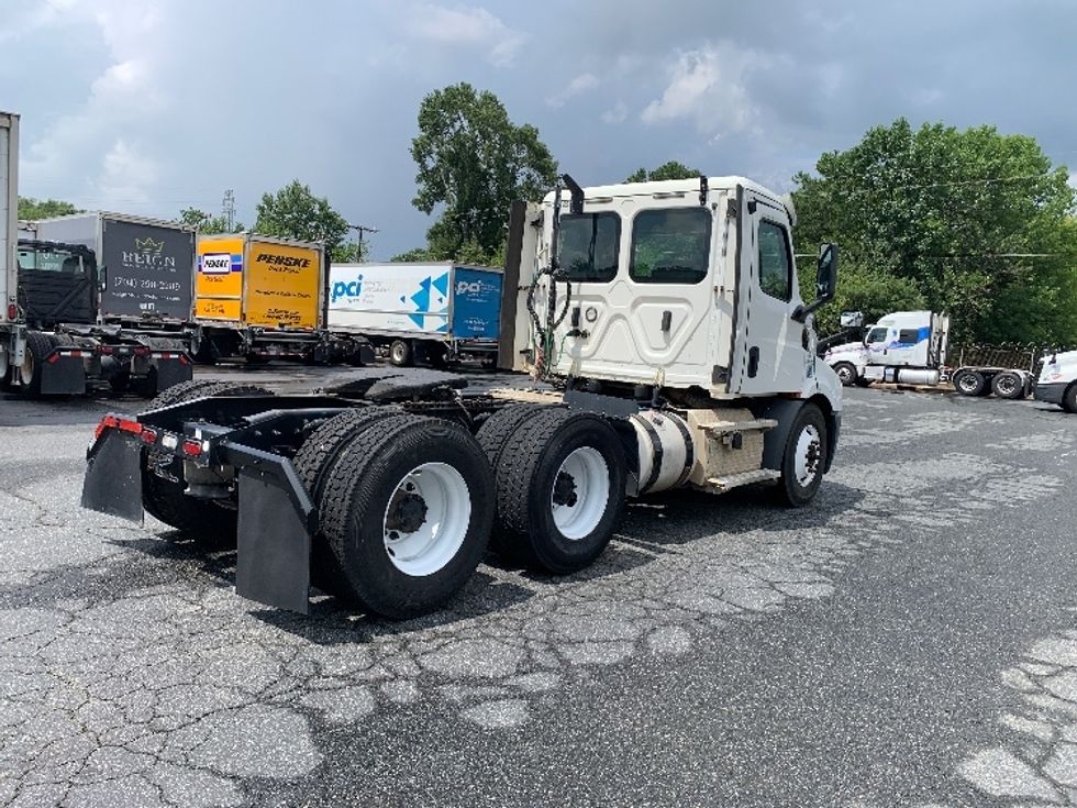 Day Cab Tractor-Heavy Duty Tractors-Freightliner-2020-T11664ST-Concord-NC-168,307\n\t\tmiles-$ 59,000 - Image 7