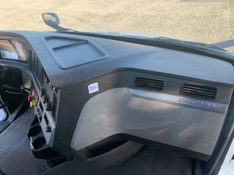Day Cab Tractor-Heavy Duty Tractors-Freightliner-2020-T11664ST-Concord-NC-169,909\n\t\tmiles-$ 59,750 - Image 12