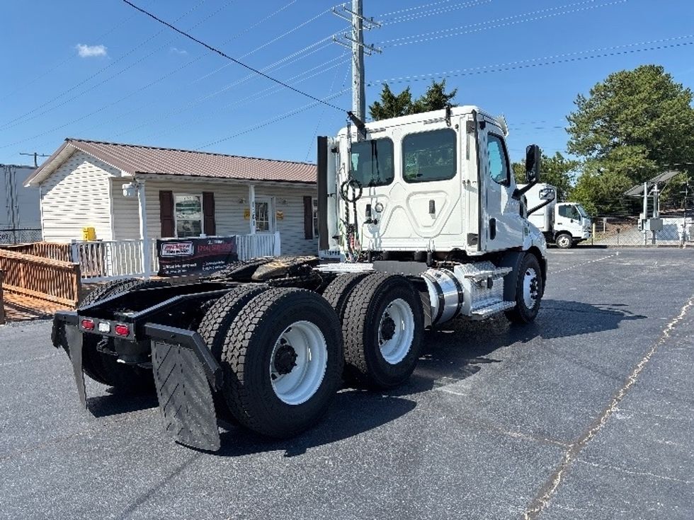 Day Cab Tractor-Heavy Duty Tractors-Freightliner-2020-T11664ST-Concord-NC-175,185\n\t\tmiles-$ 59,500 - Image 7