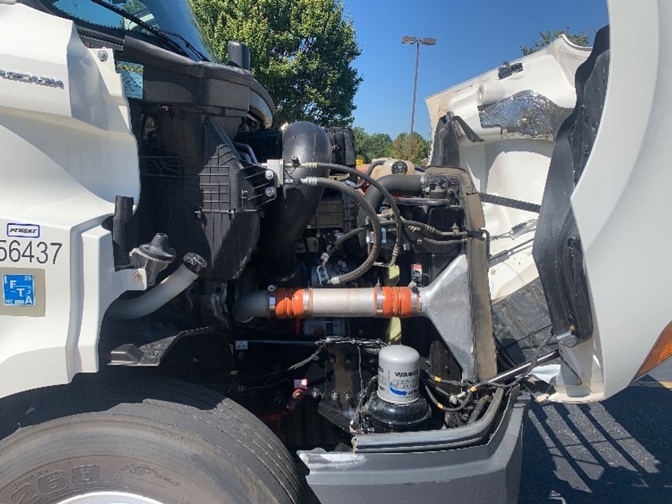 Day Cab Tractor-Heavy Duty Tractors-Freightliner-2020-T11664ST-Concord-NC-176,693\n\t\tmiles-$ 62,500 - Image 15
