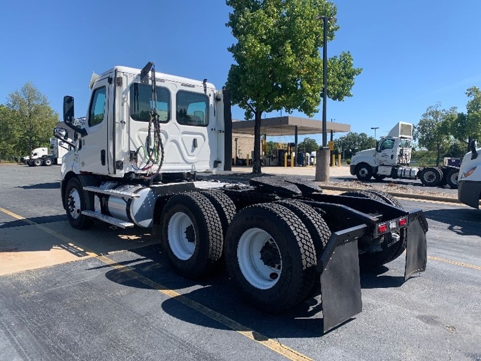 Day Cab Tractor-Heavy Duty Tractors-Freightliner-2020-T11664ST-Concord-NC-176,693\n\t\tmiles-$ 62,500 - Image 5