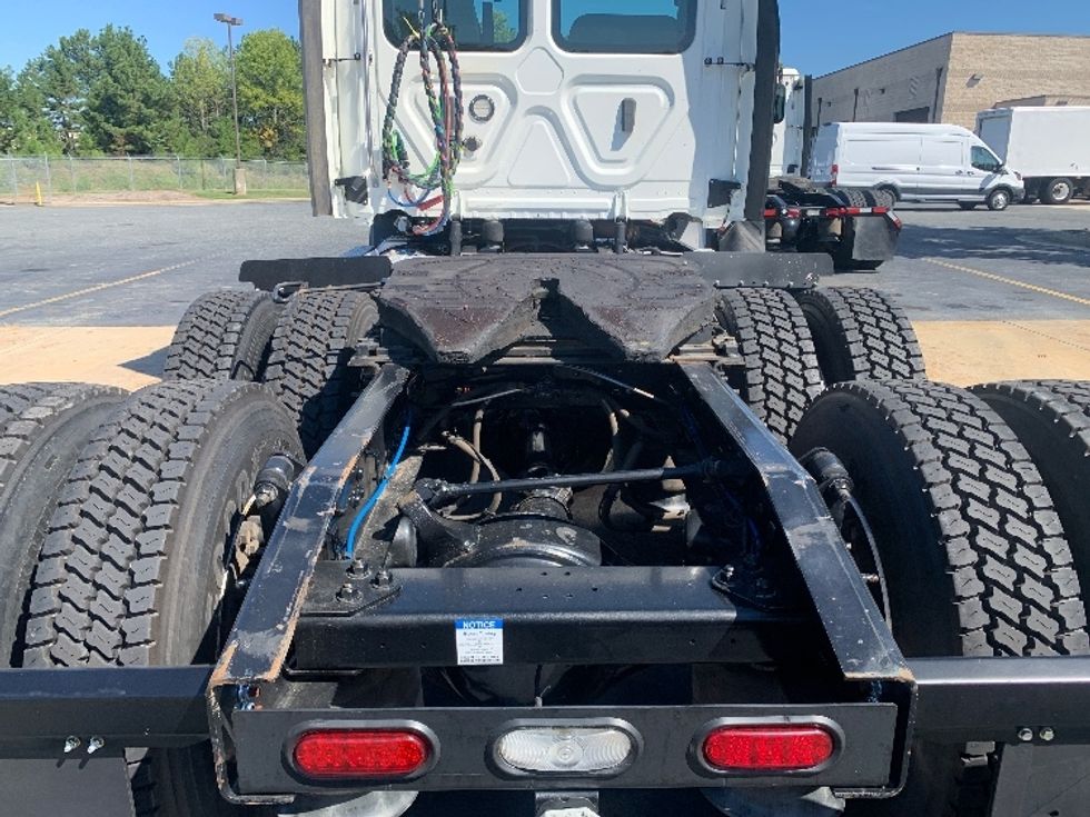 Day Cab Tractor-Heavy Duty Tractors-Freightliner-2020-T11664ST-Concord-NC-176,693\n\t\tmiles-$ 62,500 - Image 6