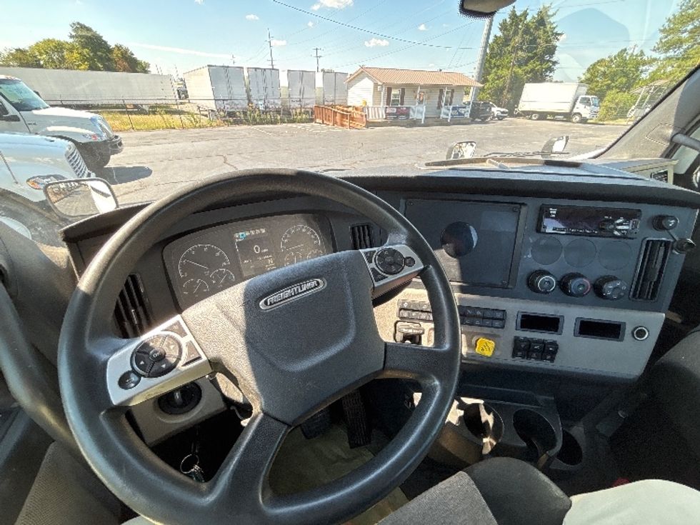 Day Cab Tractor-Heavy Duty Tractors-Freightliner-2020-T11664ST-Concord-NC-185,447\n\t\tmiles-$ 59,000 - Image 10
