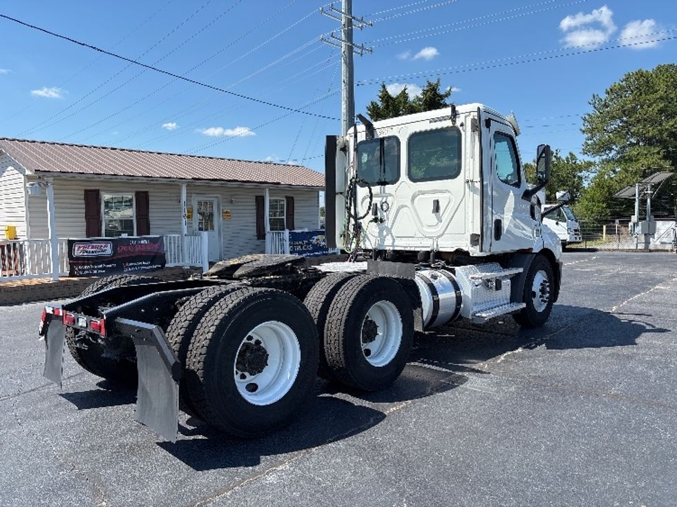 Day Cab Tractor-Heavy Duty Tractors-Freightliner-2020-T11664ST-Concord-NC-185,447\n\t\tmiles-$ 59,000 - Image 7