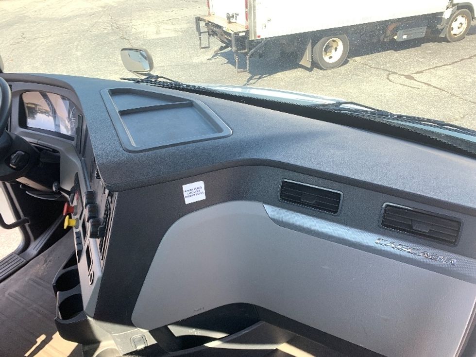 Day Cab Tractor-Heavy Duty Tractors-Freightliner-2020-T11664ST-Concord-NC-193,654\n\t\tmiles-$ 58,500 - Image 13