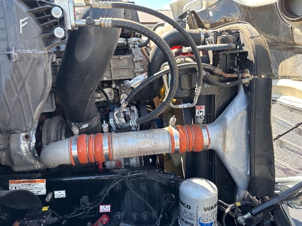 Day Cab Tractor-Heavy Duty Tractors-Freightliner-2020-T11664ST-Concord-NC-194,228\n\t\tmiles-$ 58,500 - Image 15
