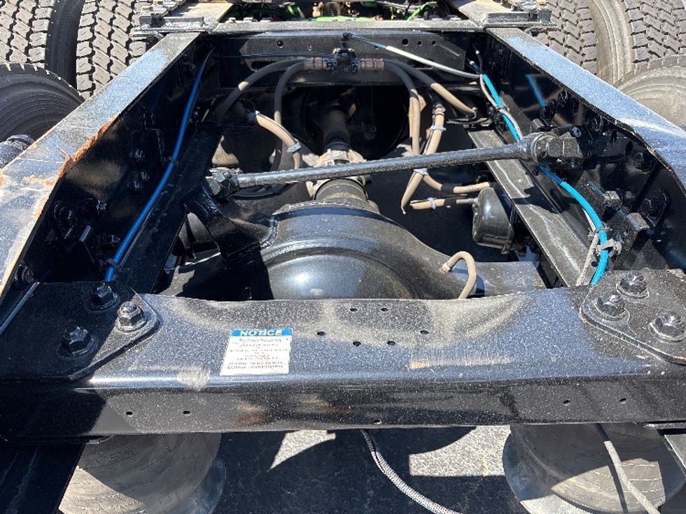 Day Cab Tractor-Heavy Duty Tractors-Freightliner-2020-T11664ST-Concord-NC-194,228\n\t\tmiles-$ 58,500 - Image 6