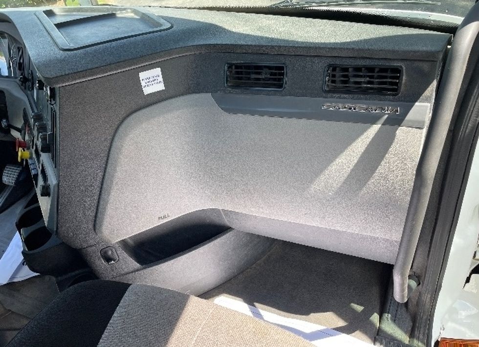 Day Cab Tractor-Heavy Duty Tractors-Freightliner-2020-T11664ST-Concord-NC-330,437\n\t\tmiles-$ 50,250 - Image 13