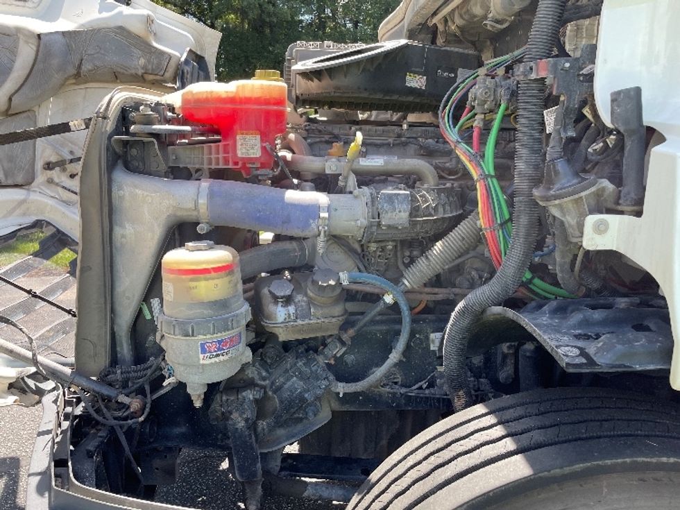 Day Cab Tractor-Heavy Duty Tractors-Freightliner-2020-T11664ST-Concord-NC-330,437\n\t\tmiles-$ 50,250 - Image 16