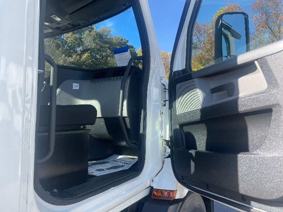 Day Cab Tractor-Heavy Duty Tractors-Freightliner-2020-T11664ST-Dalton-GA-201,384\n\t\tmiles-$ 55,250 - Image 12