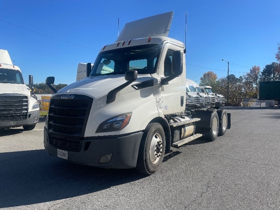 Day Cab Tractor-Heavy Duty Tractors-Freightliner-2020-T11664ST-Dalton-GA-201,384\n\t\tmiles-$ 55,250 - Image 3