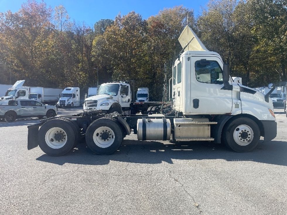 Day Cab Tractor-Heavy Duty Tractors-Freightliner-2020-T11664ST-Dalton-GA-201,384\n\t\tmiles-$ 55,250 - Image 8