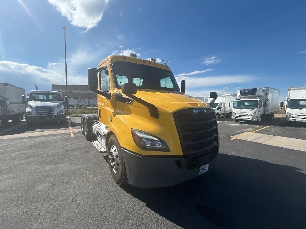Day Cab Tractor-Heavy Duty Tractors-Freightliner-2020-T11664ST-Denver-CO-409,102\n\t\tmiles-$ 45,250 - Image 1