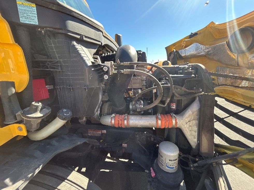 Day Cab Tractor-Heavy Duty Tractors-Freightliner-2020-T11664ST-Denver-CO-409,102\n\t\tmiles-$ 45,250 - Image 15
