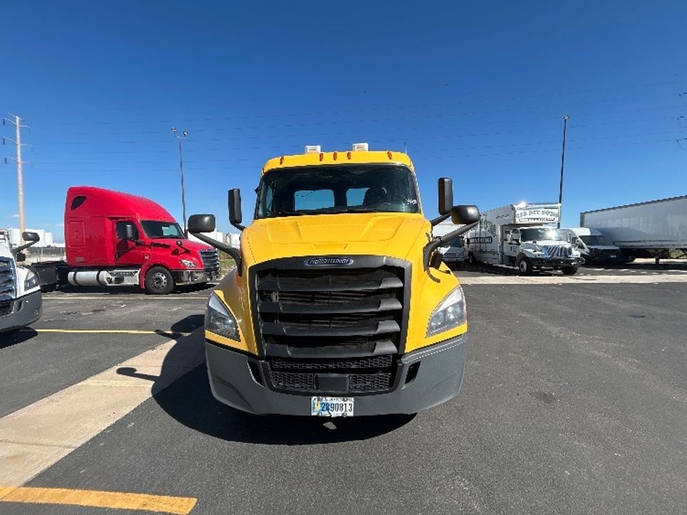 Day Cab Tractor-Heavy Duty Tractors-Freightliner-2020-T11664ST-Denver-CO-409,102\n\t\tmiles-$ 45,250 - Image 2