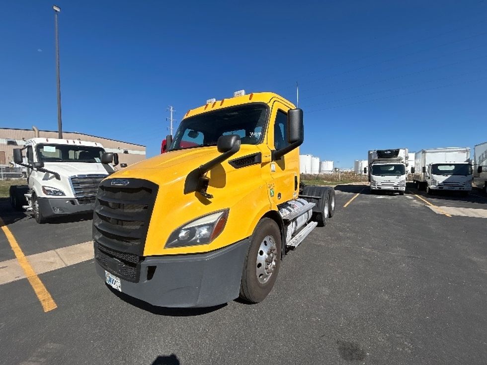 Day Cab Tractor-Heavy Duty Tractors-Freightliner-2020-T11664ST-Denver-CO-409,102\n\t\tmiles-$ 45,250 - Image 3