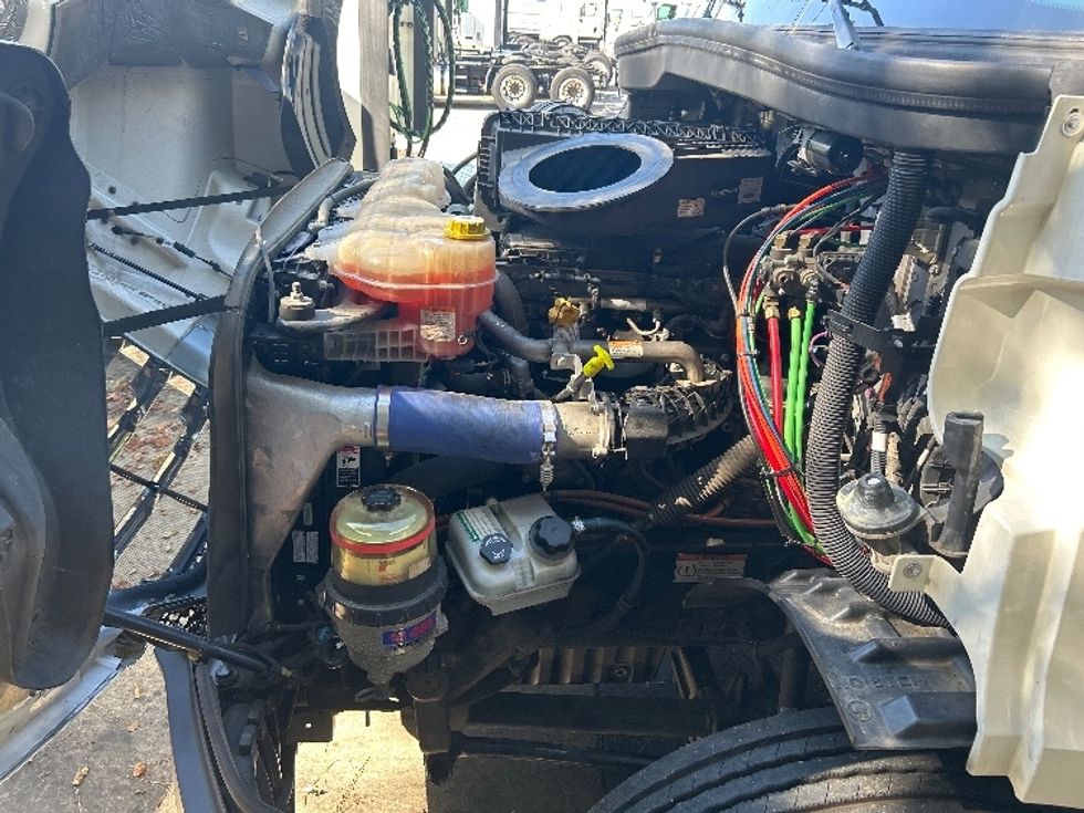 Day Cab Tractor-Heavy Duty Tractors-Freightliner-2020-T11664ST-Duluth-GA-343,616\n\t\tmiles-$ 52,250 - Image 16