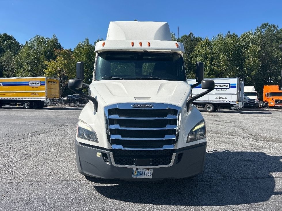 Day Cab Tractor-Heavy Duty Tractors-Freightliner-2020-T11664ST-Duluth-GA-343,616\n\t\tmiles-$ 52,250 - Image 2