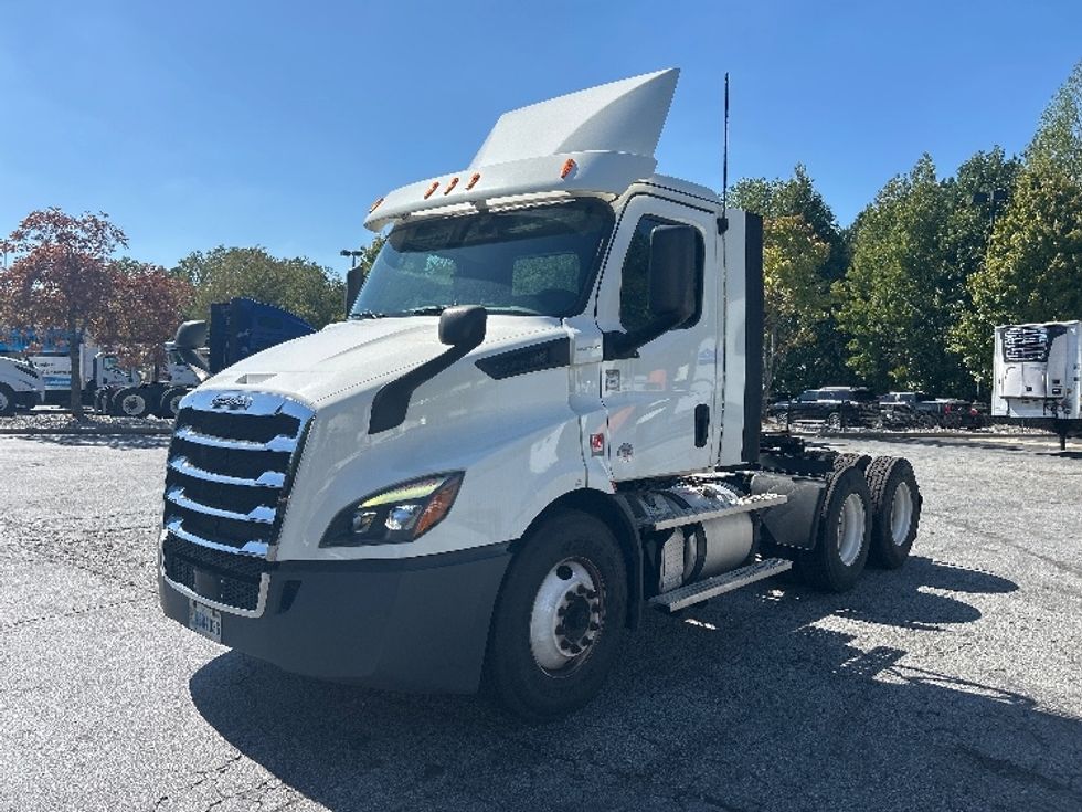 Day Cab Tractor-Heavy Duty Tractors-Freightliner-2020-T11664ST-Duluth-GA-343,616\n\t\tmiles-$ 52,250 - Image 3