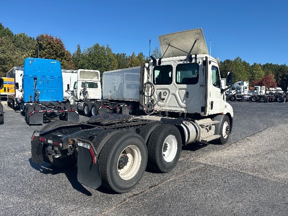 Day Cab Tractor-Heavy Duty Tractors-Freightliner-2020-T11664ST-Duluth-GA-343,616\n\t\tmiles-$ 52,250 - Image 7
