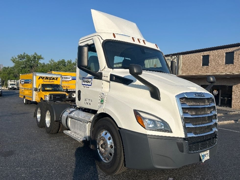 Day Cab Tractor-Heavy Duty Tractors-Freightliner-2020-T11664ST-Duluth-GA-486,749\n\t\tmiles-$ 44,500 - Image 1