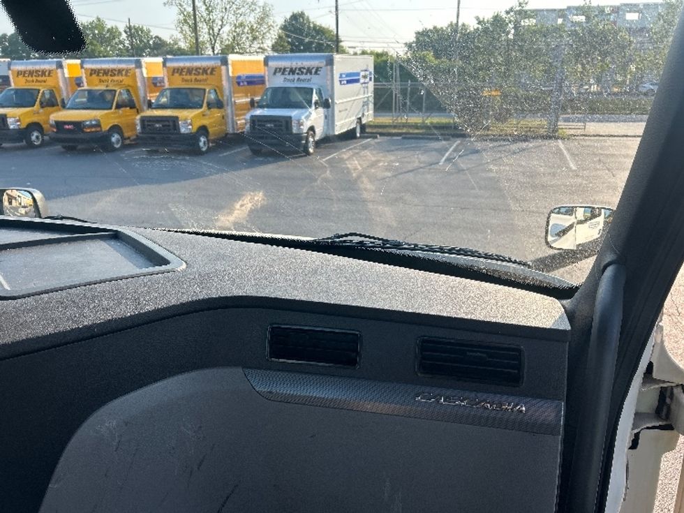 Day Cab Tractor-Heavy Duty Tractors-Freightliner-2020-T11664ST-Duluth-GA-486,749\n\t\tmiles-$ 44,500 - Image 13