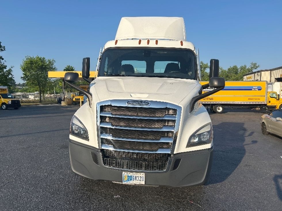 Day Cab Tractor-Heavy Duty Tractors-Freightliner-2020-T11664ST-Duluth-GA-486,749\n\t\tmiles-$ 44,500 - Image 2