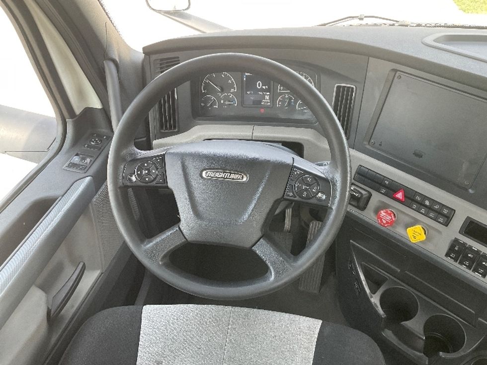 Day Cab Tractor-Heavy Duty Tractors-Freightliner-2020-T11664ST-East Chicago-IN-122,298\n\t\tmiles-$ 64,750 - Image 11