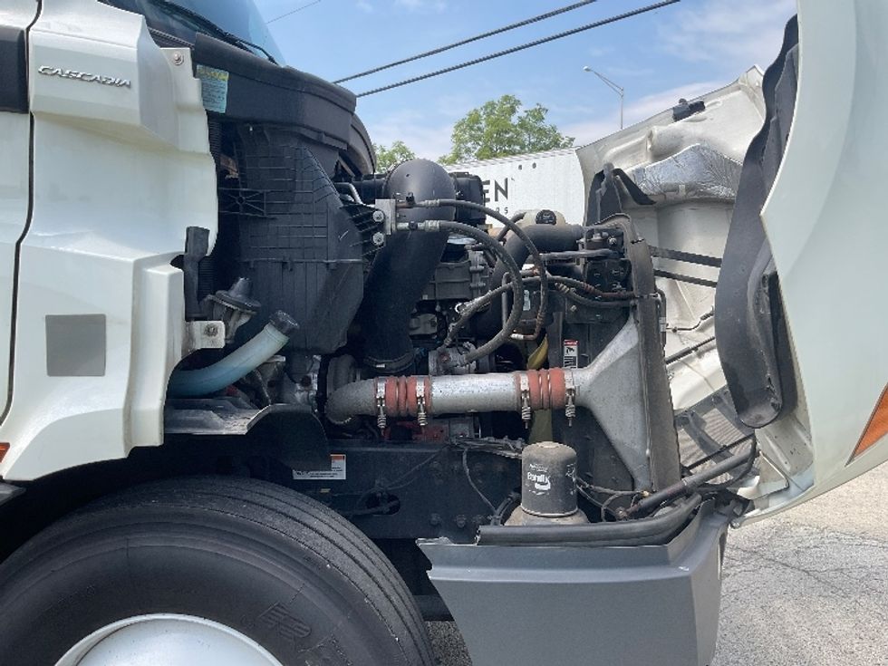 Day Cab Tractor-Heavy Duty Tractors-Freightliner-2020-T11664ST-East Chicago-IN-122,298\n\t\tmiles-$ 64,750 - Image 15